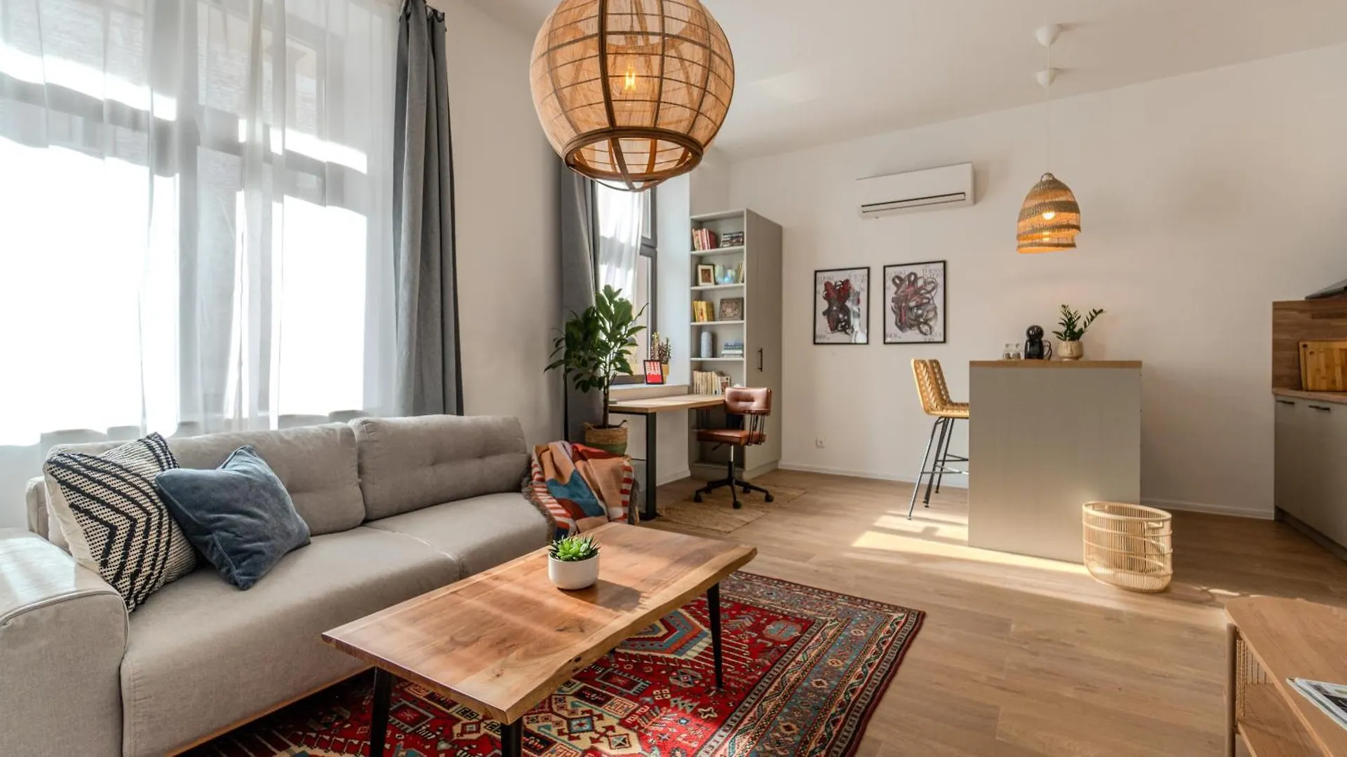 Bohemian Hideaway Historic Center Sofia Parking Apartment 0*,